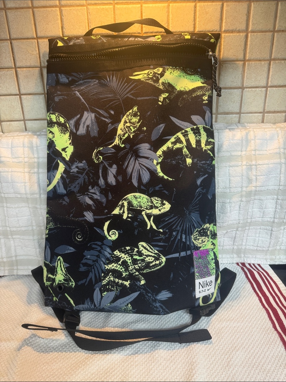 Nike Utility Gym Sack Bag Iguana Soccer Running Shoes Training Bag
